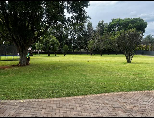 4 BEDROOM FREEHOLD FOR SALE IN KAMEELDRIFT EAST